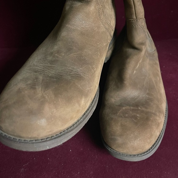 UGG “Seldon” Knee high Riding boots chunky boots. One time use. Sz. 11. - Picture 9 of 11